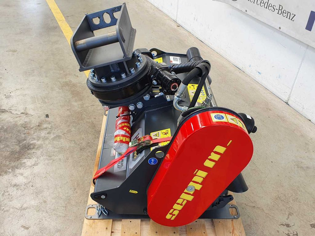 Seppi M. H3 105 /2-5to Mulcher Drehkranz lagernd Seppi M. H3 105 /2-5to Mulcher Drehkranz lagernd - Broyeur forestier: photos 3 Seppi M. H3 105 /2-5to Mulcher Drehkranz lagernd Seppi M. H3 105 /2-5to Mulcher Drehkranz lagernd - Broyeur forestier: photos 3