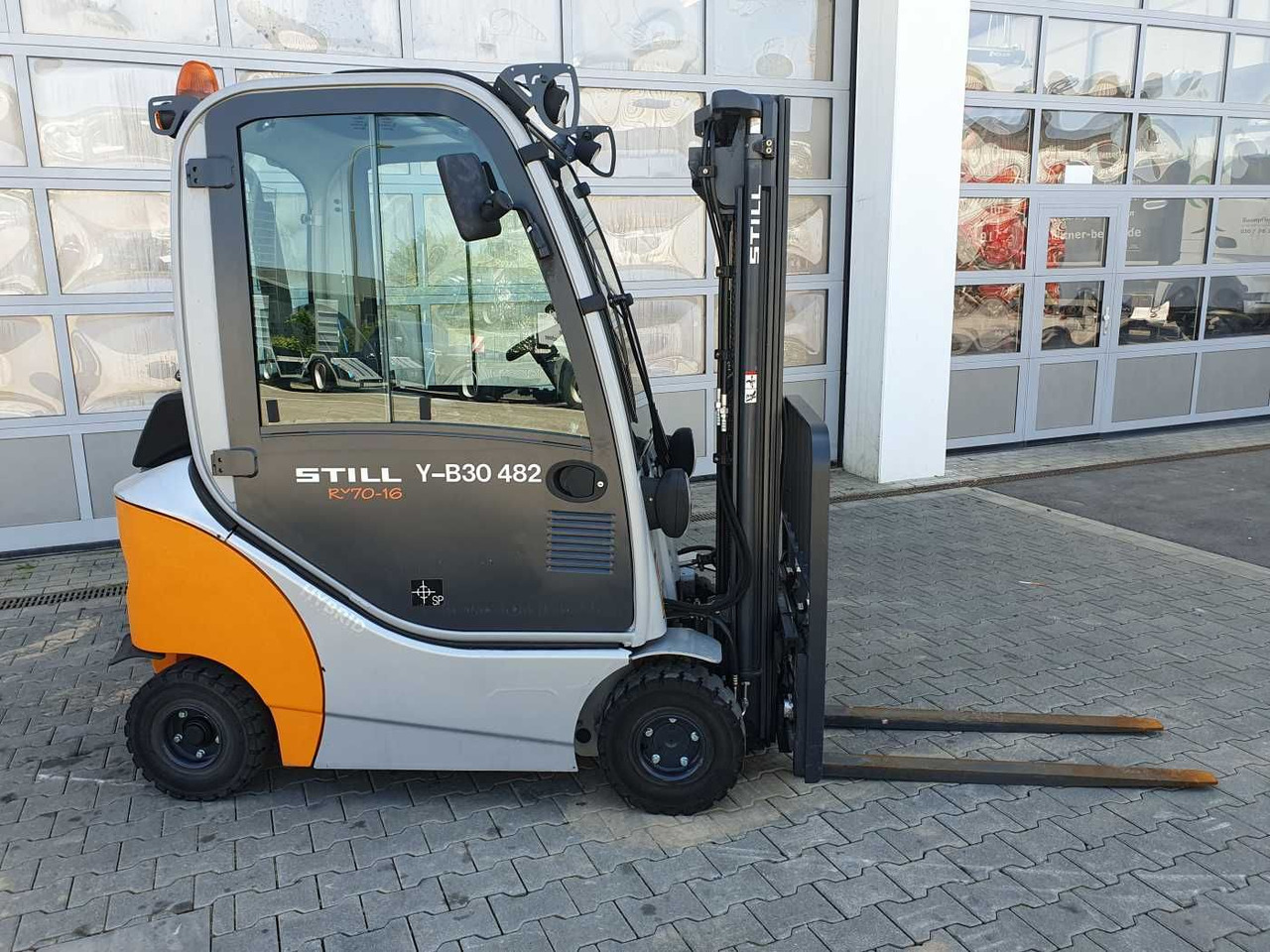 Still RX70-16 / Triplex: 4.60m / nur 576h! / 1.600kg - Chariot élévateur diesel: photos 3 Still RX70-16 / Triplex: 4.60m / nur 576h! / 1.600kg - Chariot élévateur diesel: photos 3