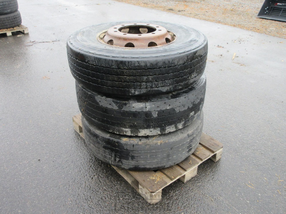 Renkaat vanteilla 295/80 R22,5 3kpl - Roue complète pour Engins de chantier: photos 1 Renkaat vanteilla 295/80 R22,5 3kpl - Roue complète pour Engins de chantier: photos 1