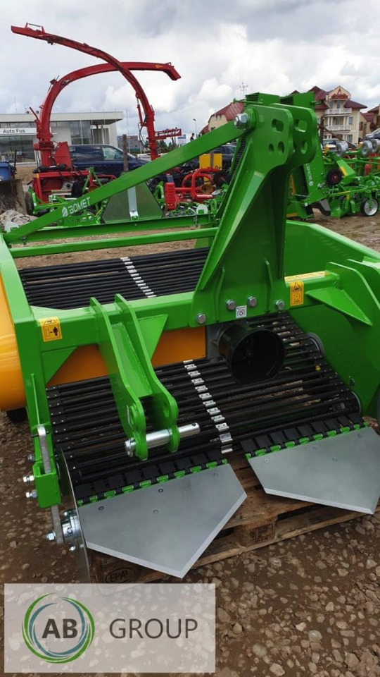 2-row Conveyor Digger Bomet Upus Z656/3 - Arracheuse de pommes de terre: photos 5 2-row Conveyor Digger Bomet Upus Z656/3 - Arracheuse de pommes de terre: photos 5