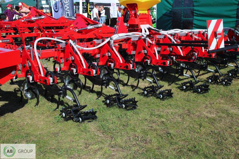 Awemak DRAGON TP 9 hydraulic folding inter-row cultivator - Outils du sol: photos 3 Awemak DRAGON TP 9 hydraulic folding inter-row cultivator - Outils du sol: photos 3