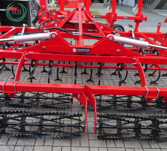 Awemak heavy soil tillage cultivator with hydraulic folding PUMA, 5 m - Bineuse: photos 4 Awemak heavy soil tillage cultivator with hydraulic folding PUMA, 5 m - Bineuse: photos 4