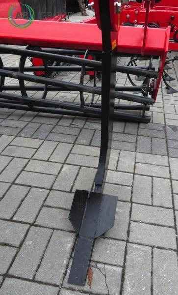 Awemak modular subsoiler Shorti (3 teeth) - Décompacteur: photos 4 Awemak modular subsoiler Shorti (3 teeth) - Décompacteur: photos 4