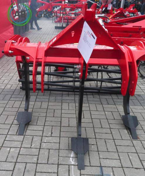 Awemak modular subsoiler Shorti (3 teeth) - Décompacteur: photos 1 Awemak modular subsoiler Shorti (3 teeth) - Décompacteur: photos 1