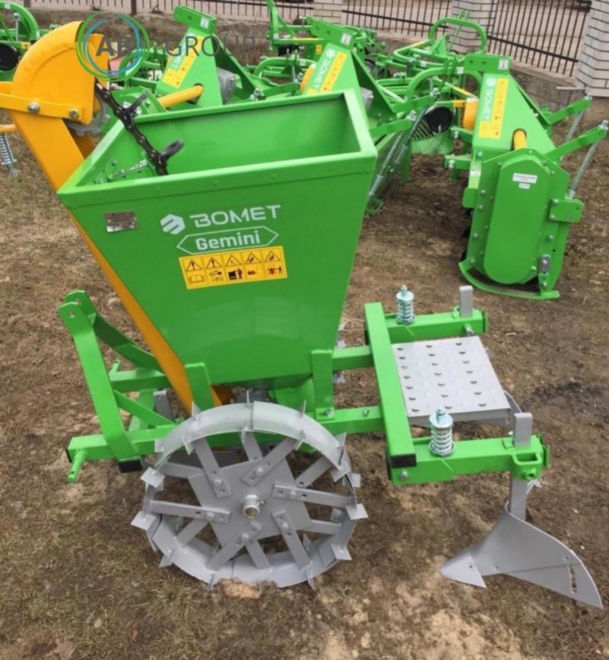 Bomet single-row potato planter Gemini S 239/2 - Planteuse de pommes de terre: photos 1 Bomet single-row potato planter Gemini S 239/2 - Planteuse de pommes de terre: photos 1