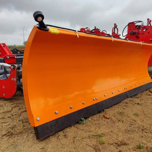 Inter-tech Snow plough 2,6m straight - ON STOCK - Lame à neige pour Machine agricole: photos 1 Inter-tech Snow plough 2,6m straight - ON STOCK - Lame à neige pour Machine agricole: photos 1
