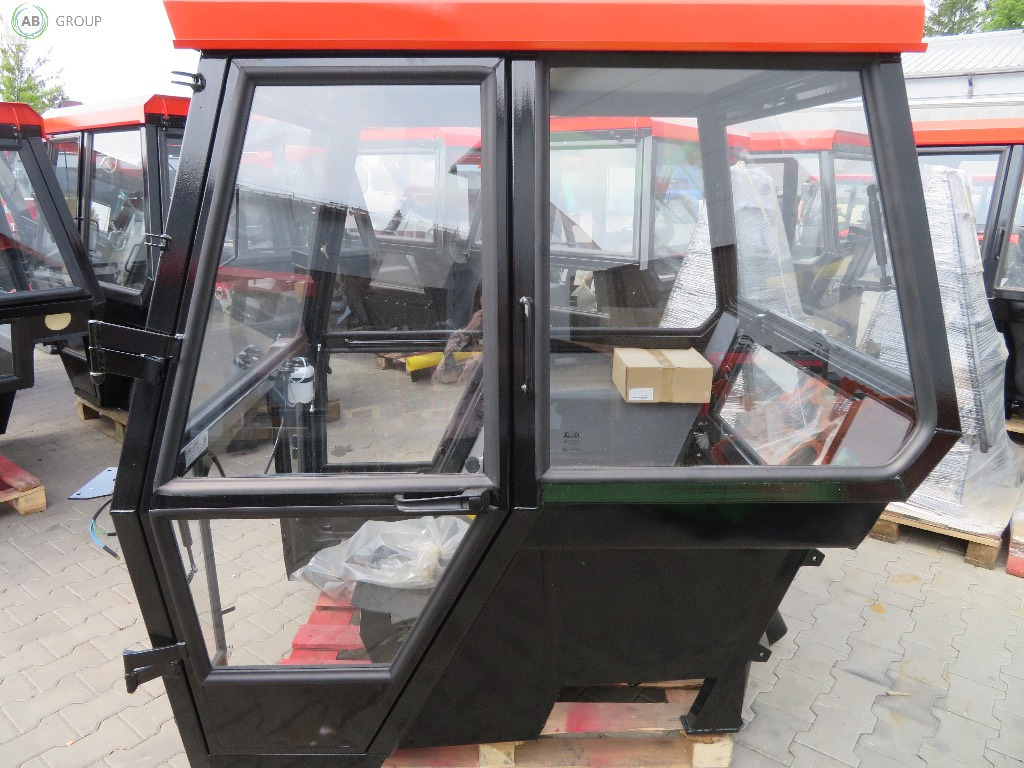 Koja tractor cab C-330 - Cabine pour Tracteur agricole: photos 1 Koja tractor cab C-330 - Cabine pour Tracteur agricole: photos 1