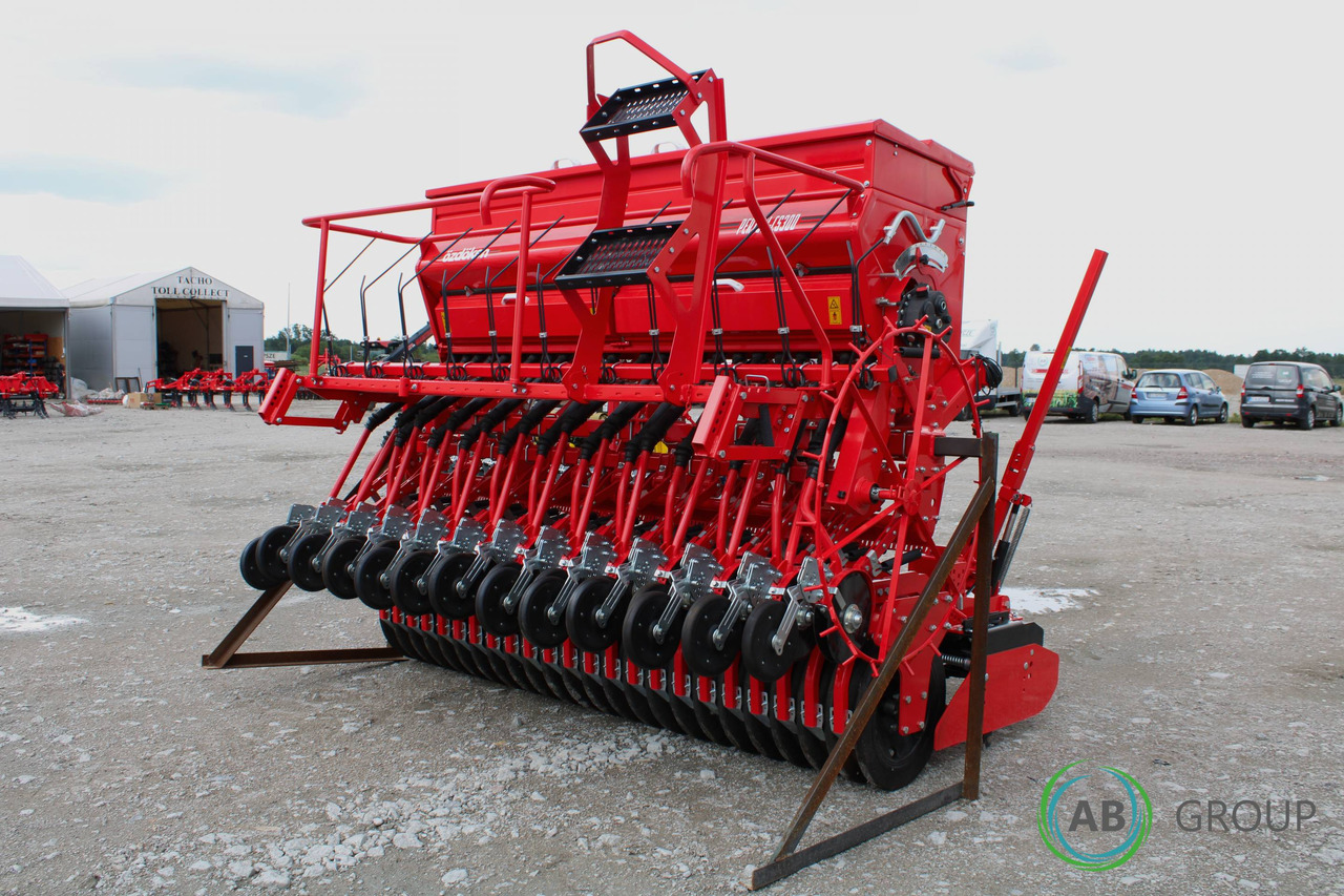 Mounted seed drill combination with power harrow Ozdoken Pertum CS-300 – double disc, rubber roller - Combiné de semis: photos 2 Mounted seed drill combination with power harrow Ozdoken Pertum CS-300 – double disc, rubber roller - Combiné de semis: photos 2