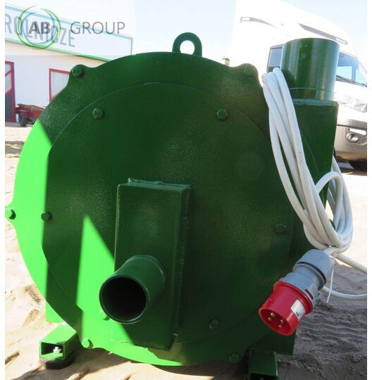 Mrol rozdrabniacz bijakowy ssąco-tłoczący H122 (11kW) - Équipement de traitement post-récolte: photos 2 Mrol rozdrabniacz bijakowy ssąco-tłoczący H122 (11kW) - Équipement de traitement post-récolte: photos 2
