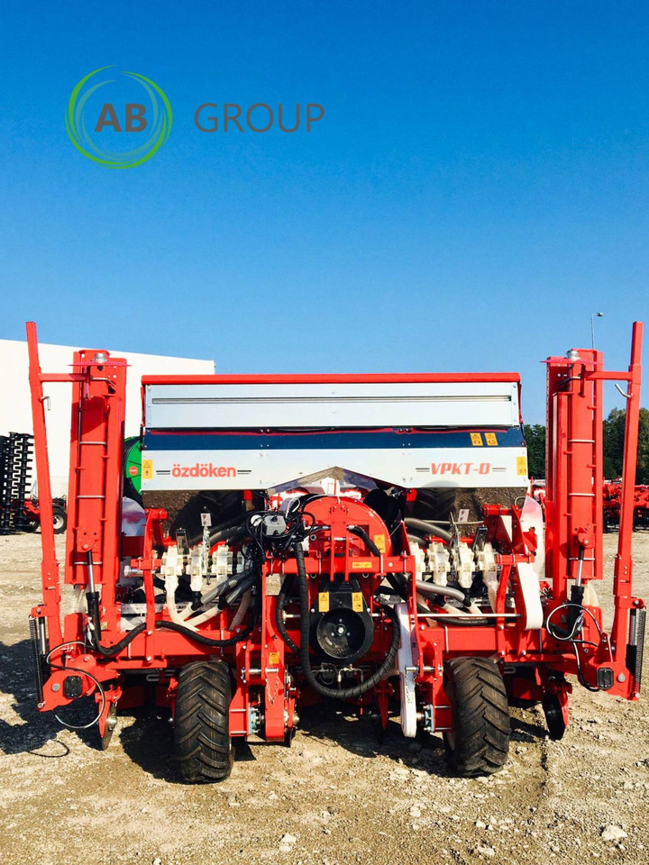 Ozdoken VPKT-DG8 eight-row pneumatic precision seeder with depth fertilization - Semoir monograine: photos 1 Ozdoken VPKT-DG8 eight-row pneumatic precision seeder with depth fertilization - Semoir monograine: photos 1