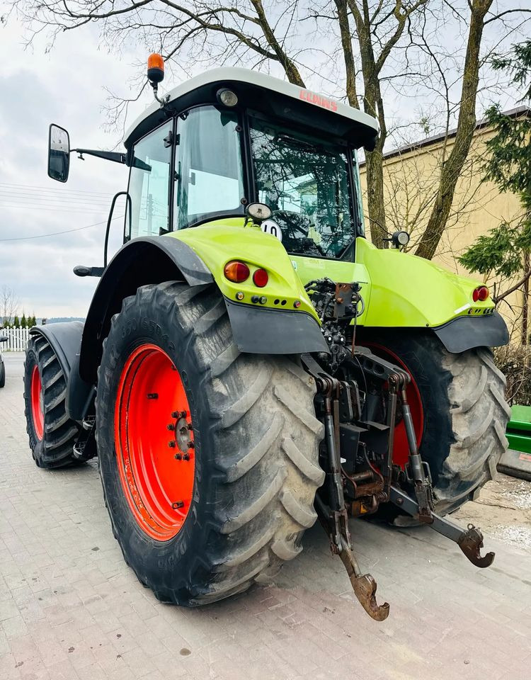 Tracteur agricole Claas Axion 810: photos 8