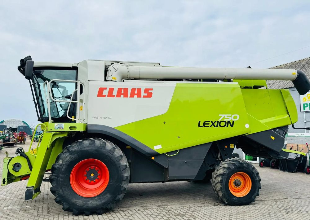 Claas LEXION 750 APS HYBRID - Moissonneuse-batteuse: photos 1 Claas LEXION 750 APS HYBRID - Moissonneuse-batteuse: photos 1