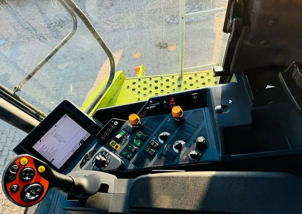 Moissonneuse-batteuse Claas Lexion 570C: photos 14 Moissonneuse-batteuse Claas Lexion 570C: photos 14