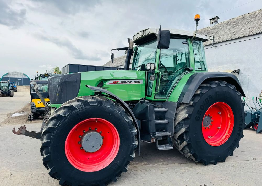 Fendt 926 Vario - Tracteur agricole: photos 1 Fendt 926 Vario - Tracteur agricole: photos 1