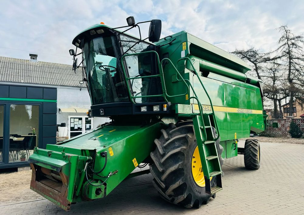 Moissonneuse-batteuse John Deere 2254: photos 7