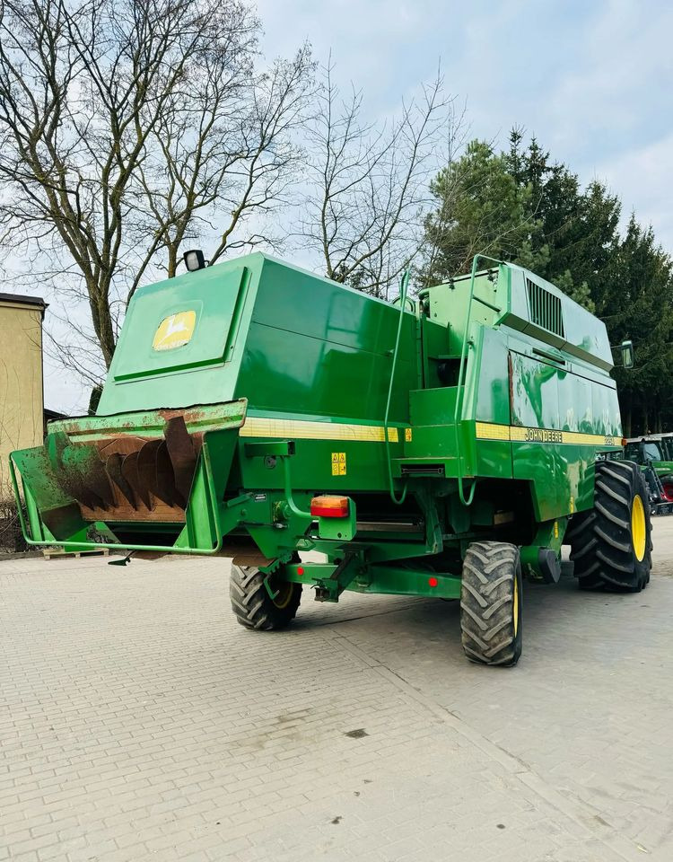 Moissonneuse-batteuse John Deere 2254: photos 12