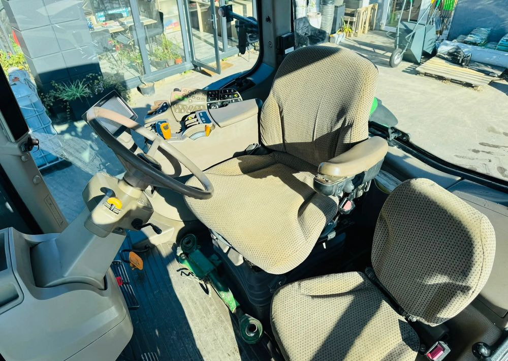 John Deere 8260R - crédit-bail John Deere 8260R: photos 10