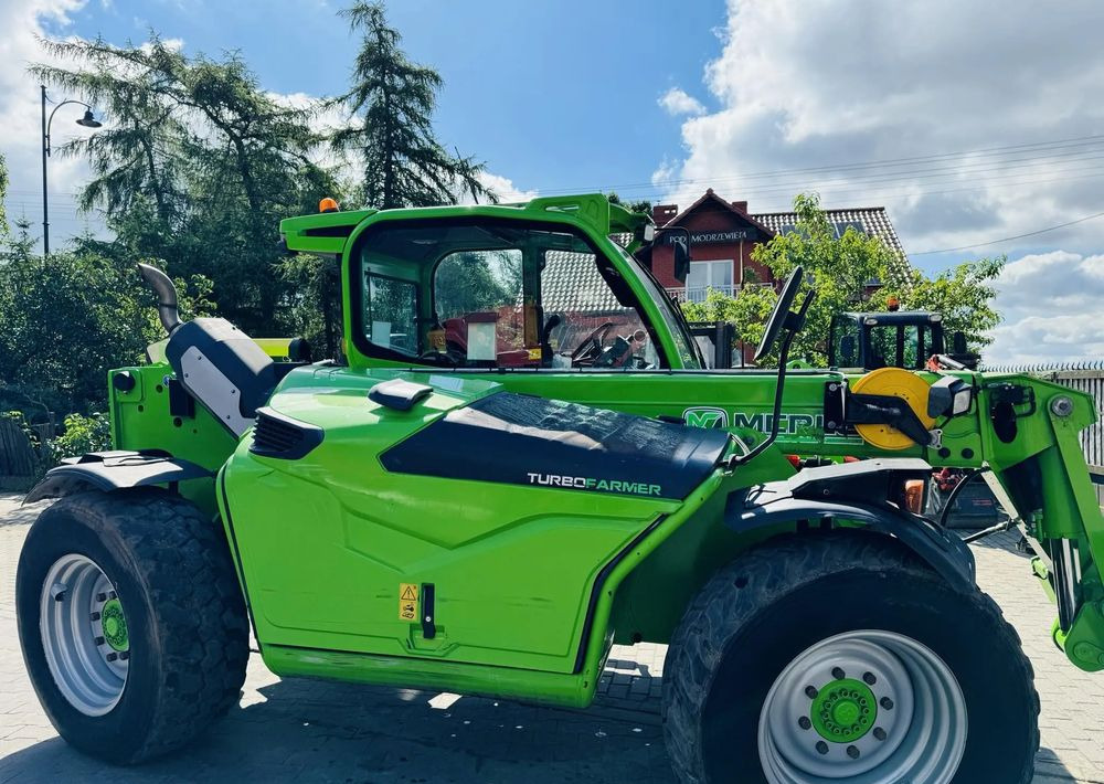 Merlo TF42.7 CS - Chariot télescopique: photos 1 Merlo TF42.7 CS - Chariot télescopique: photos 1