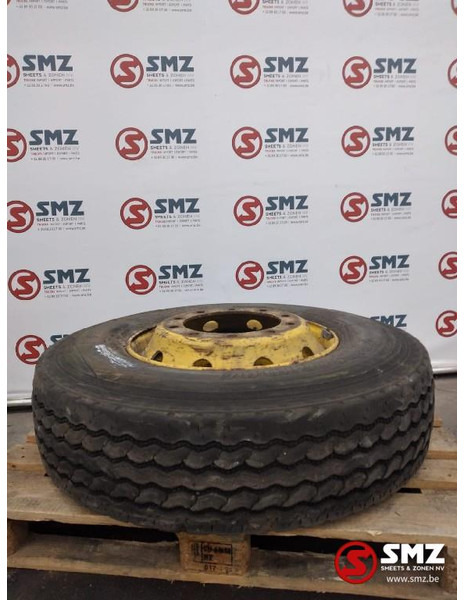Bridgestone Occ vrachtwagenband Bridgestone 12R22.5 - Pneu pour Camion: photos 1 Bridgestone Occ vrachtwagenband Bridgestone 12R22.5 - Pneu pour Camion: photos 1
