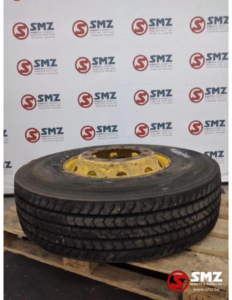 Bridgestone Occ vrachtwagenband Bridgestone 12R22.5 - Pneu pour Camion: photos 1 Bridgestone Occ vrachtwagenband Bridgestone 12R22.5 - Pneu pour Camion: photos 1