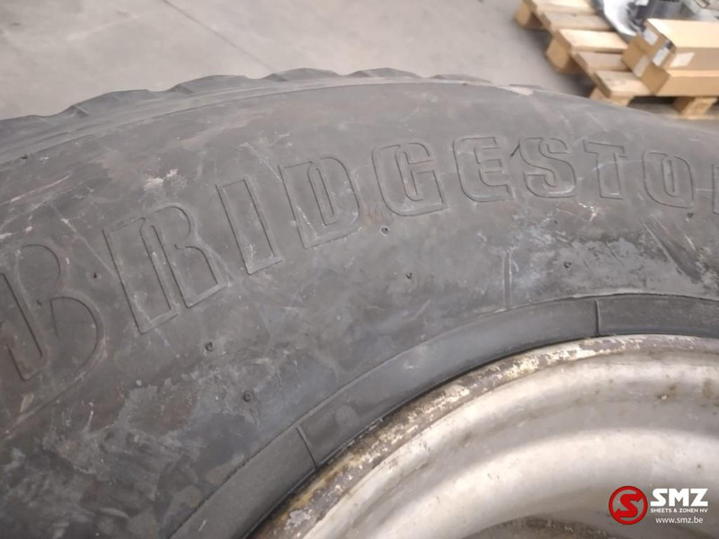 Bridgestone Occ vrachtwagenband Bridgestone R164 425/65R22.5 - Pneu pour Camion: photos 2 Bridgestone Occ vrachtwagenband Bridgestone R164 425/65R22.5 - Pneu pour Camion: photos 2