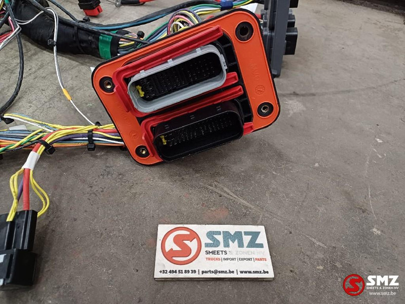 Caterpillar Cabin wire harness Caterpillar - Câble/ Fil pour Camion: photos 4 Caterpillar Cabin wire harness Caterpillar - Câble/ Fil pour Camion: photos 4