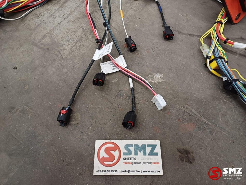 Caterpillar Cabin wire harness Caterpillar - Câble/ Fil pour Camion: photos 3 Caterpillar Cabin wire harness Caterpillar - Câble/ Fil pour Camion: photos 3