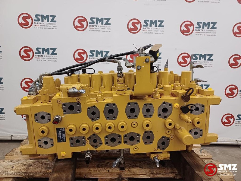 Caterpillar Gp valve control caterpillar - Hydraulique pour Matériel de manutention: photos 2 Caterpillar Gp valve control caterpillar - Hydraulique pour Matériel de manutention: photos 2
