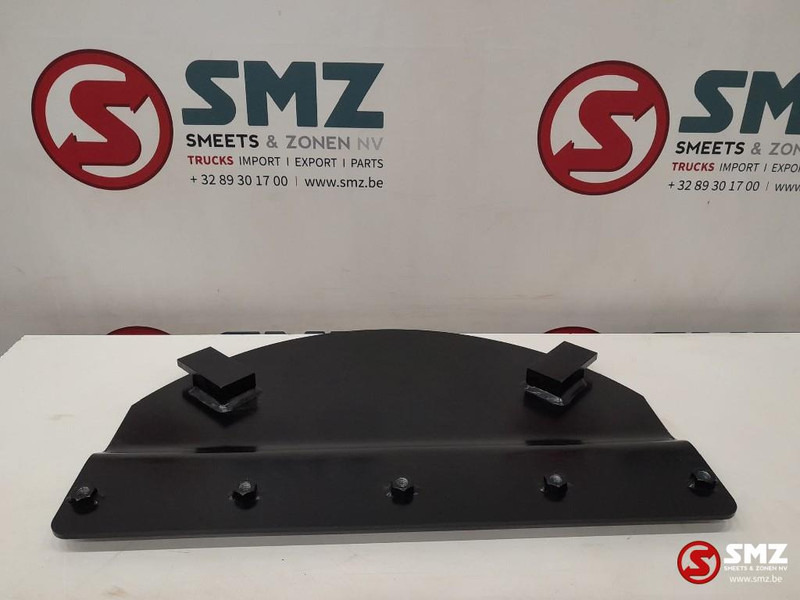 Caterpillar Swivel guard steel plate Caterpillar - Frame/ Châssis pour Matériel de manutention: photos 4 Caterpillar Swivel guard steel plate Caterpillar - Frame/ Châssis pour Matériel de manutention: photos 4