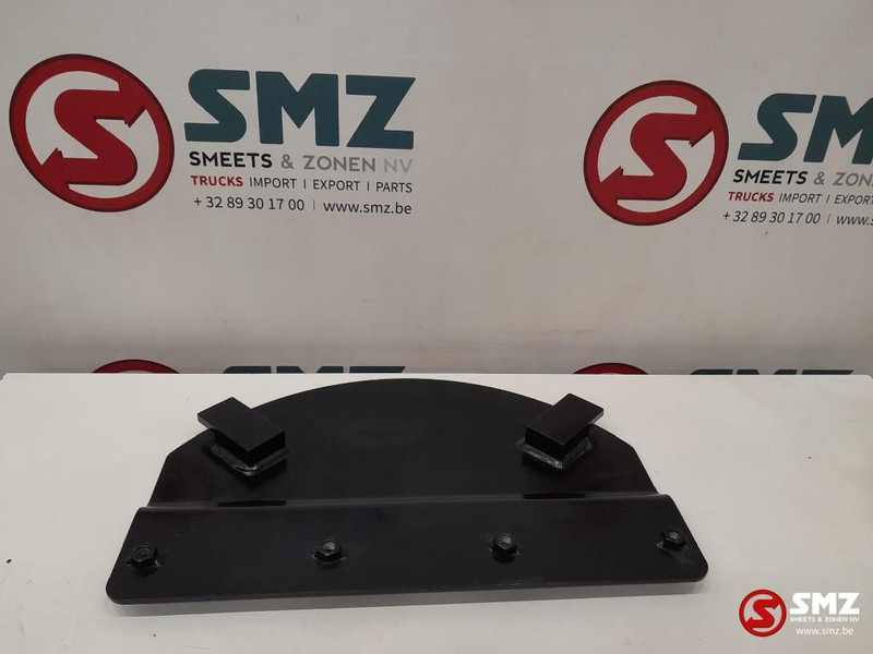 Caterpillar Swivel guard steel plate Caterpillar - Frame/ Châssis pour Matériel de manutention: photos 3 Caterpillar Swivel guard steel plate Caterpillar - Frame/ Châssis pour Matériel de manutention: photos 3