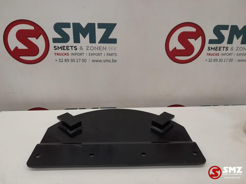Caterpillar Swivel guard steel plate Caterpillar - Frame/ Châssis pour Matériel de manutention: photos 2 Caterpillar Swivel guard steel plate Caterpillar - Frame/ Châssis pour Matériel de manutention: photos 2