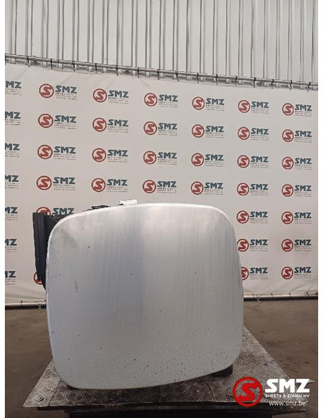 DAF Occ brandstoftank met steunen 750L DAF - Réservoir de carburant pour Camion: photos 3 DAF Occ brandstoftank met steunen 750L DAF - Réservoir de carburant pour Camion: photos 3