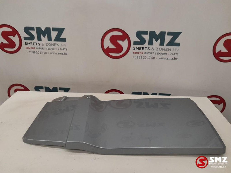 DAF Occ cabinezijspoiler rechtsboven DAF - Aérodynamique/ Spoilers pour Camion: photos 1 DAF Occ cabinezijspoiler rechtsboven DAF - Aérodynamique/ Spoilers pour Camion: photos 1