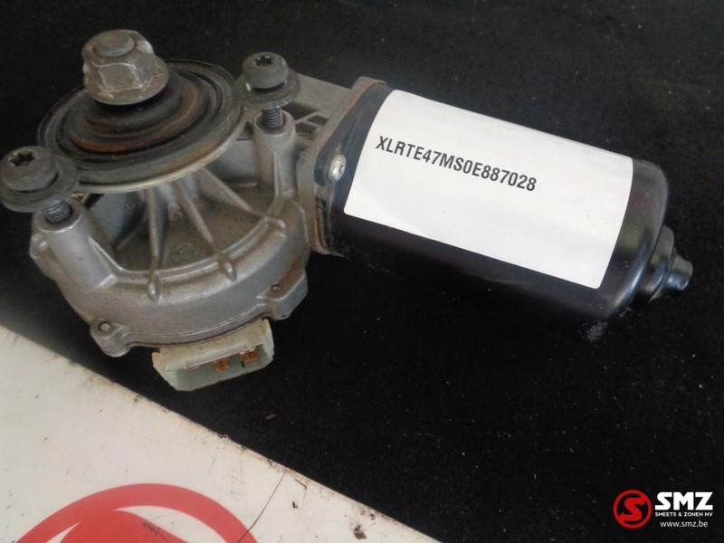 DAF Occ ruitenwissermotor DAF XF CF - Essuie-glace pour Camion: photos 2 DAF Occ ruitenwissermotor DAF XF CF - Essuie-glace pour Camion: photos 2