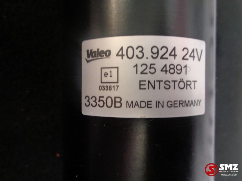 DAF Occ ruitenwissermotor DAF XF CF - Essuie-glace pour Camion: photos 5 DAF Occ ruitenwissermotor DAF XF CF - Essuie-glace pour Camion: photos 5