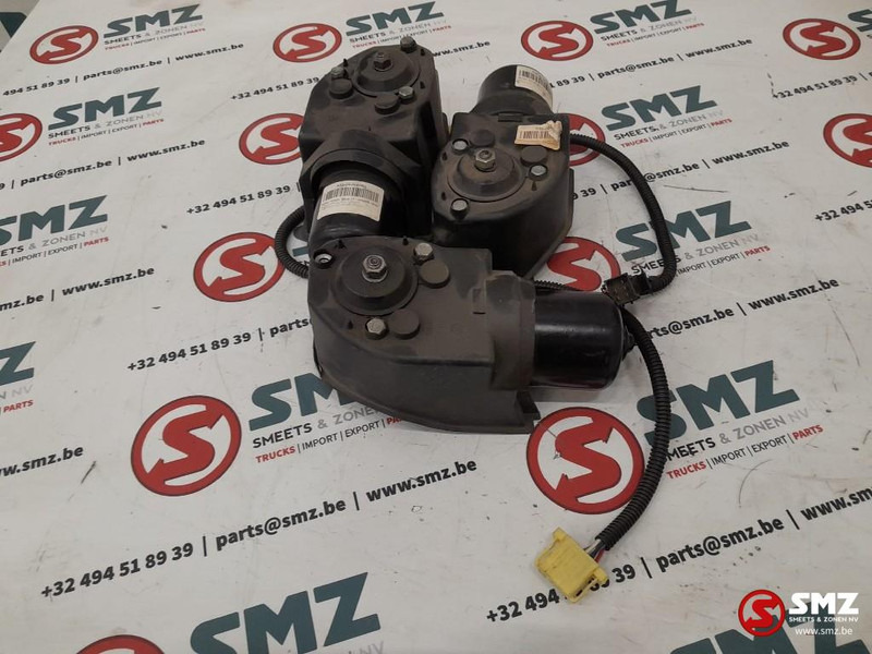 DAF Set van 3 ruitenwissermotors DAF - Essuie-glace pour Camion: photos 4 DAF Set van 3 ruitenwissermotors DAF - Essuie-glace pour Camion: photos 4