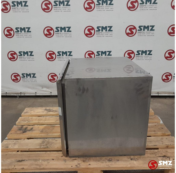 Diversen Occ gereedschapskoffer 60 cm x 50 cm x 50 cm - Frame/ Châssis pour Camion: photos 4 Diversen Occ gereedschapskoffer 60 cm x 50 cm x 50 cm - Frame/ Châssis pour Camion: photos 4