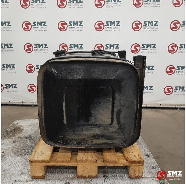 MAN Occ brandstoftank 300L MAN - Réservoir de carburant pour Camion: photos 3 MAN Occ brandstoftank 300L MAN - Réservoir de carburant pour Camion: photos 3