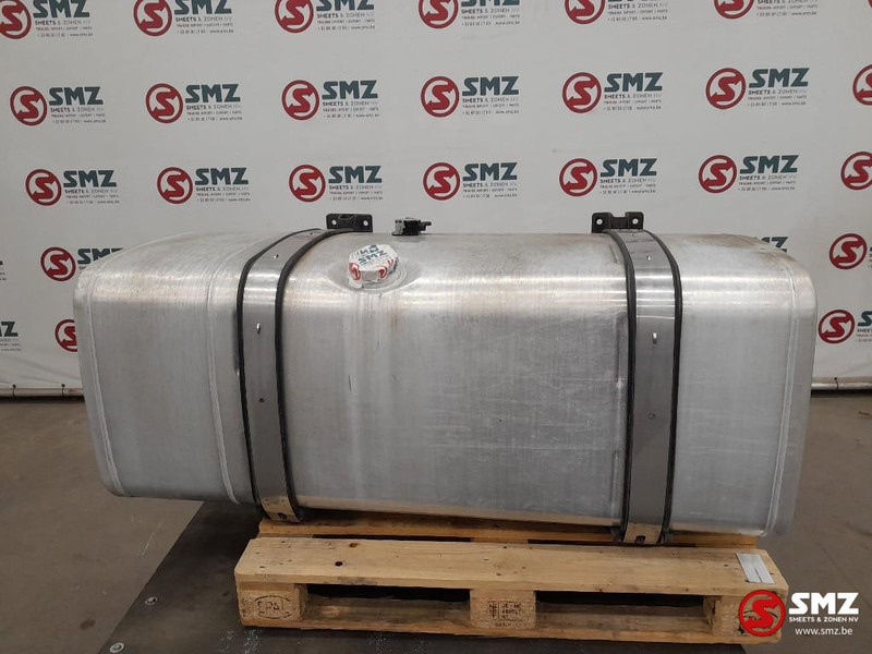 MAN Occ brandstoftank 600L + steunen MAN - Réservoir de carburant pour Camion: photos 1 MAN Occ brandstoftank 600L + steunen MAN - Réservoir de carburant pour Camion: photos 1