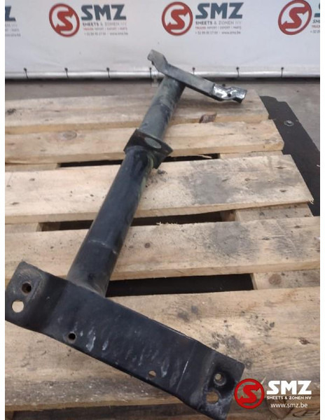 MAN Occ spatbordsteun rechts MAN - Carrosserie et extérieur pour Camion: photos 2 MAN Occ spatbordsteun rechts MAN - Carrosserie et extérieur pour Camion: photos 2