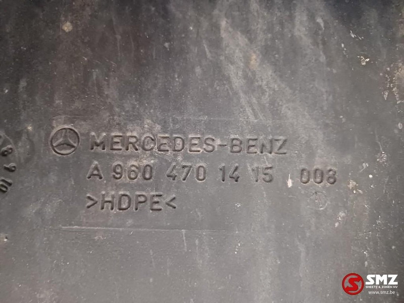 Mercedes-Benz Occ AdBlue tank Mercedes - Préparation du carburant pour Camion: photos 5 Mercedes-Benz Occ AdBlue tank Mercedes - Préparation du carburant pour Camion: photos 5