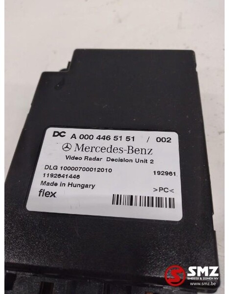 Mercedes-Benz Occ ECU video radar Mercedes Actros Euro 6 A000446 - Bloc de gestion pour Camion: photos 2 Mercedes-Benz Occ ECU video radar Mercedes Actros Euro 6 A000446 - Bloc de gestion pour Camion: photos 2