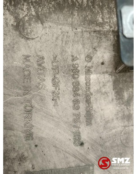 Mercedes-Benz Occ Spatbord links Actros MP4 - Carrosserie et extérieur pour Camion: photos 2 Mercedes-Benz Occ Spatbord links Actros MP4 - Carrosserie et extérieur pour Camion: photos 2