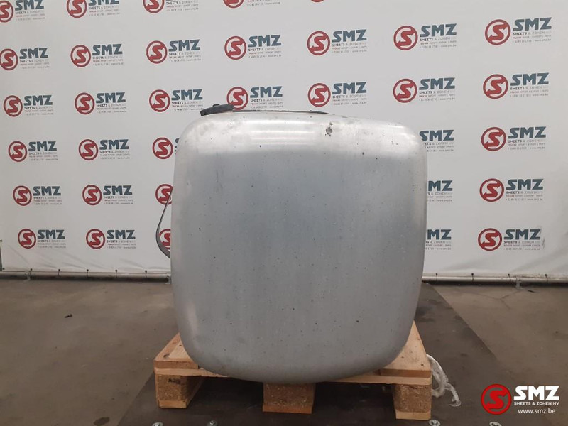 Mercedes-Benz Occ brandstoftank 570L Mercedes - Réservoir de carburant pour Camion: photos 4 Mercedes-Benz Occ brandstoftank 570L Mercedes - Réservoir de carburant pour Camion: photos 4