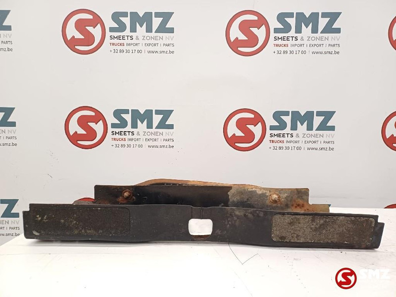 Mercedes-Benz Occ bumper middenstuk Mercedes - Pare-chocs pour Camion: photos 3 Mercedes-Benz Occ bumper middenstuk Mercedes - Pare-chocs pour Camion: photos 3