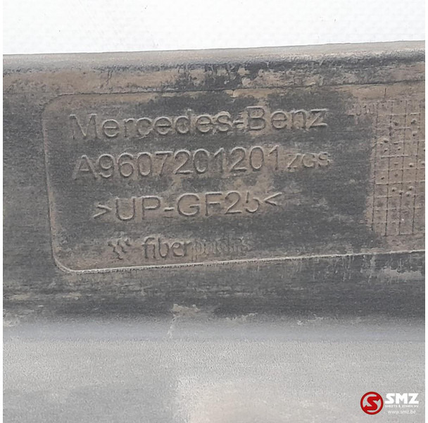 Mercedes-Benz Occ deurverlenging rechts Mercedes - Portière et pièces pour Camion: photos 3 Mercedes-Benz Occ deurverlenging rechts Mercedes - Portière et pièces pour Camion: photos 3