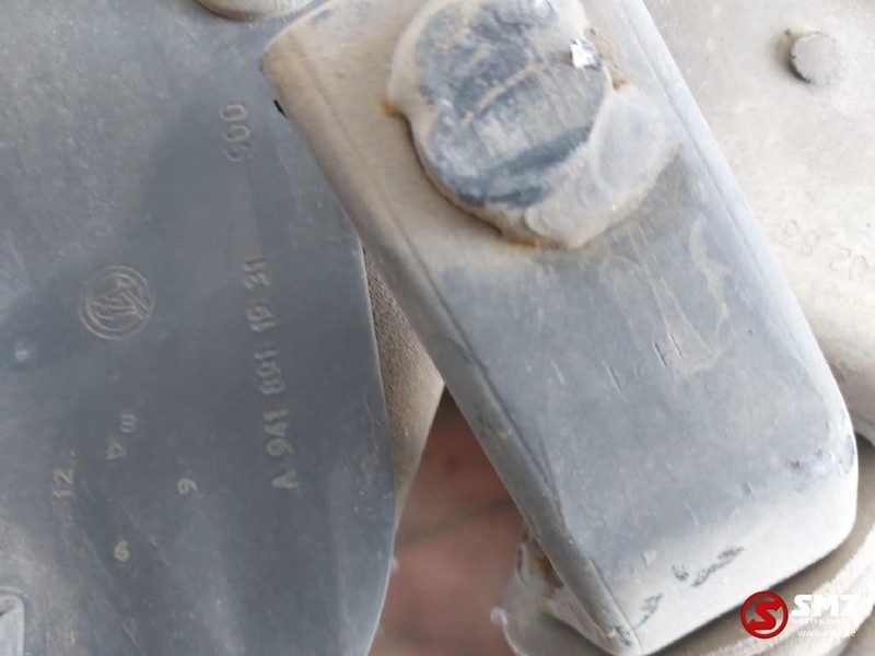 Mercedes-Benz Occ dwarsligger,schokdempers cabinevering achter - Suspension de cabine pour Camion: photos 2 Mercedes-Benz Occ dwarsligger,schokdempers cabinevering achter - Suspension de cabine pour Camion: photos 2