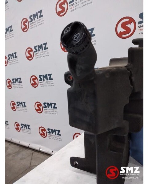 Mercedes-Benz Occ ruitenwisservloeistoftank Mercedes Actros MP4 - Essuie-glace pour Camion: photos 3 Mercedes-Benz Occ ruitenwisservloeistoftank Mercedes Actros MP4 - Essuie-glace pour Camion: photos 3