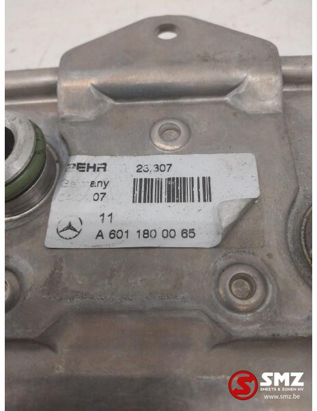 Mercedes-Benz Oliekoeler mercedes sprinter w638 w202 w210 a60118 - Système de refroidissement pour Camion: photos 3 Mercedes-Benz Oliekoeler mercedes sprinter w638 w202 w210 a60118 - Système de refroidissement pour Camion: photos 3