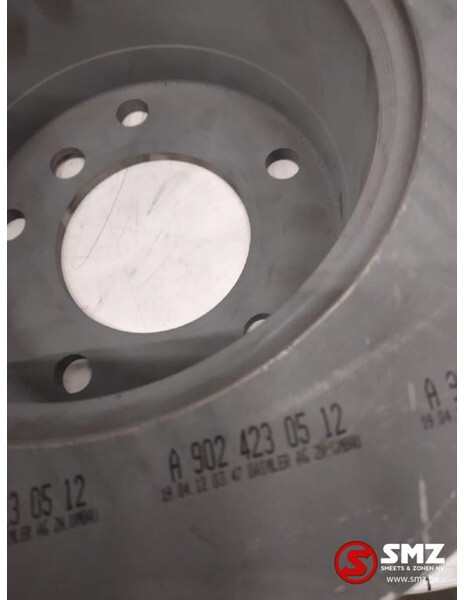 Mercedes-Benz Remschijf achter mercedes sprinter w901-904 a90242 - Disques de frein pour Camion: photos 4 Mercedes-Benz Remschijf achter mercedes sprinter w901-904 a90242 - Disques de frein pour Camion: photos 4